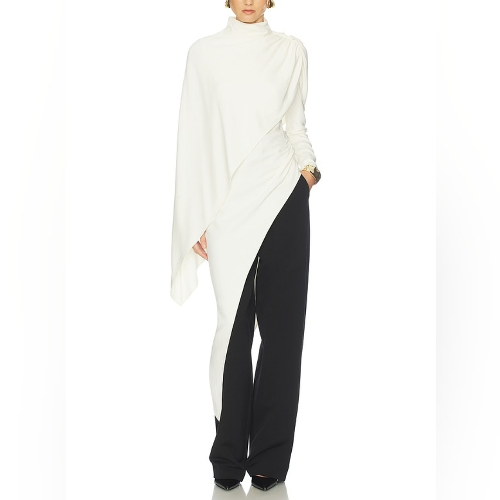 HELSA Wilhelmina Cape Top in Cream
